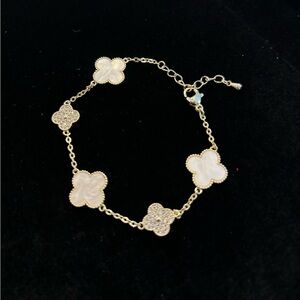 Four Leaf Clover Bracelet | White | Gold Plated over 925 Sterling Silver
